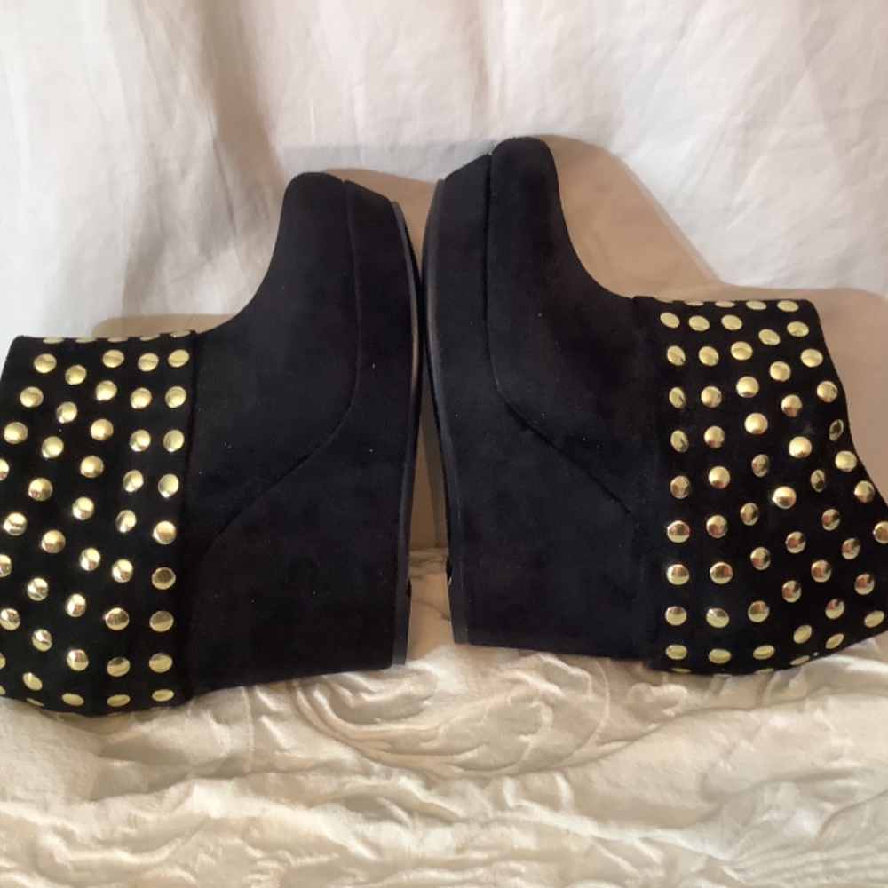NWT Italian black suede ankle boots with gold studs bling - Picture 8 of 11